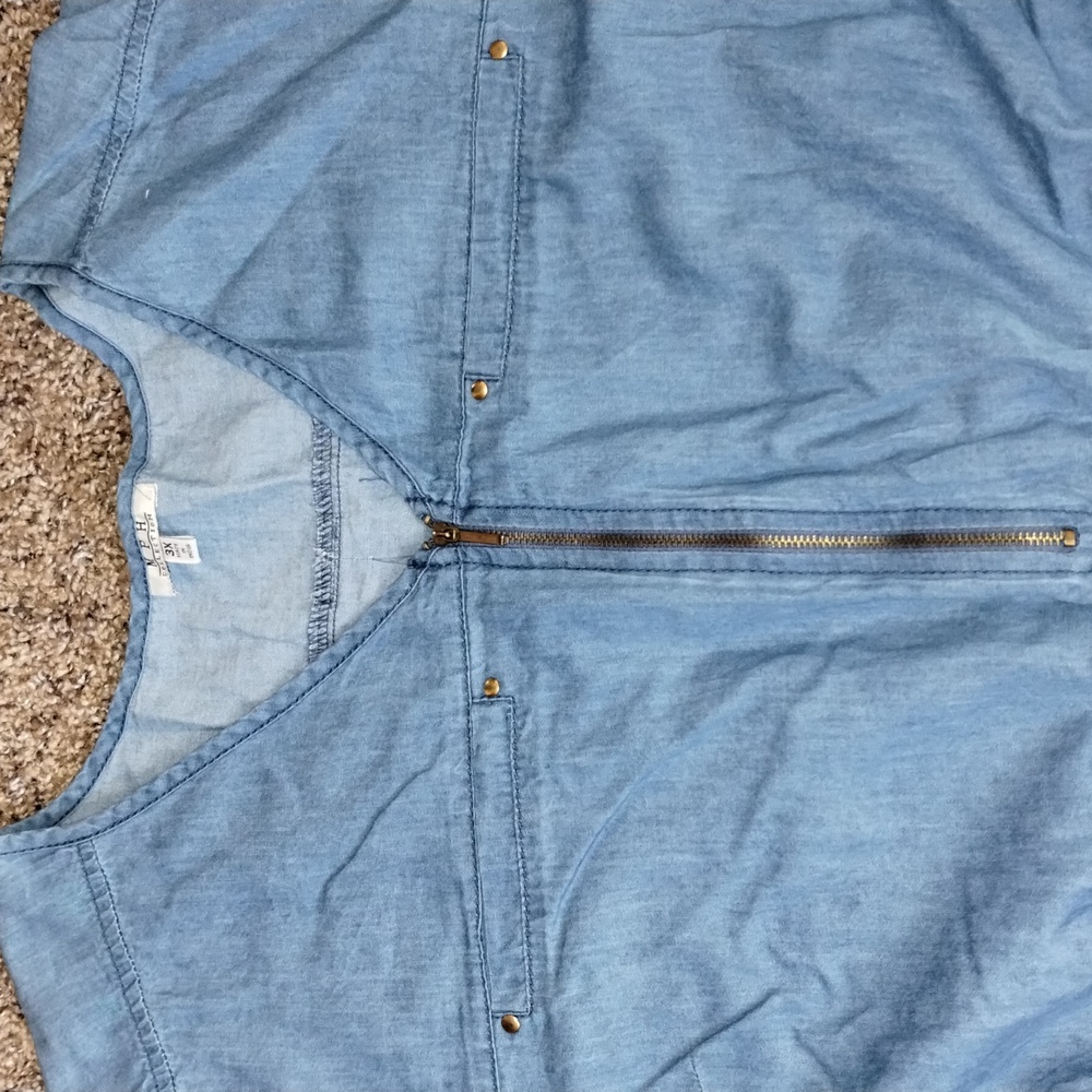 Chambray Top - Picture 3 of 4